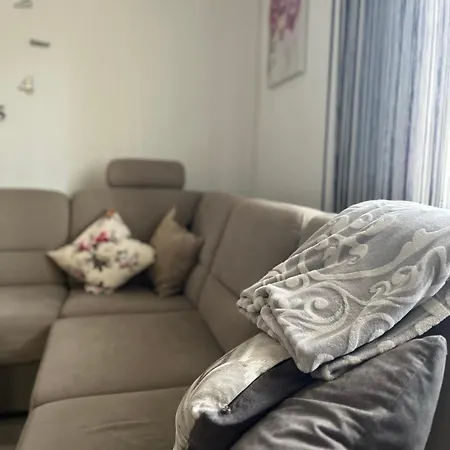 Marta Apartament *