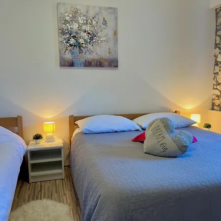 Marta Apartament *