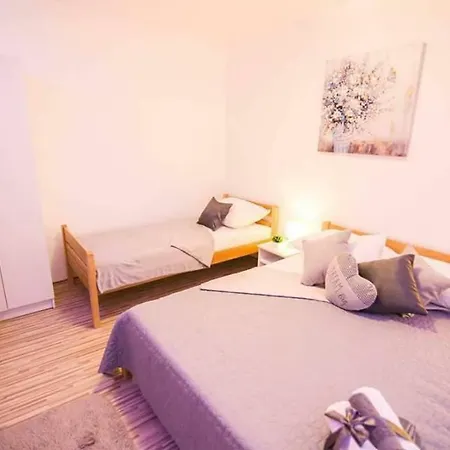 公寓 Marta 扎达尔